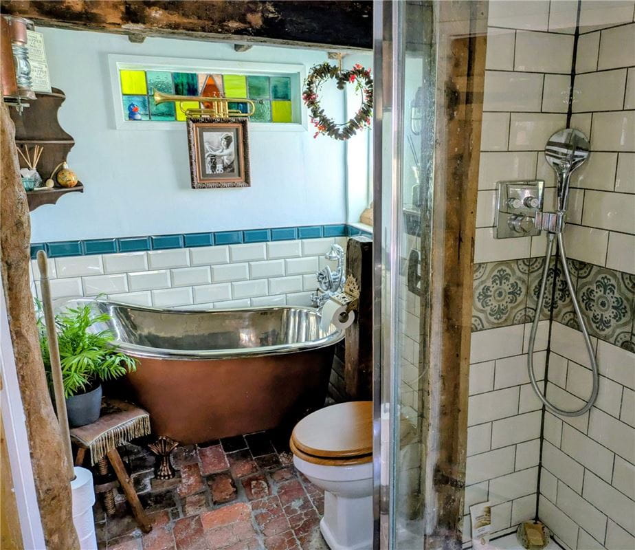 3 bedroom house, High Street, Burbage SN8 - Available