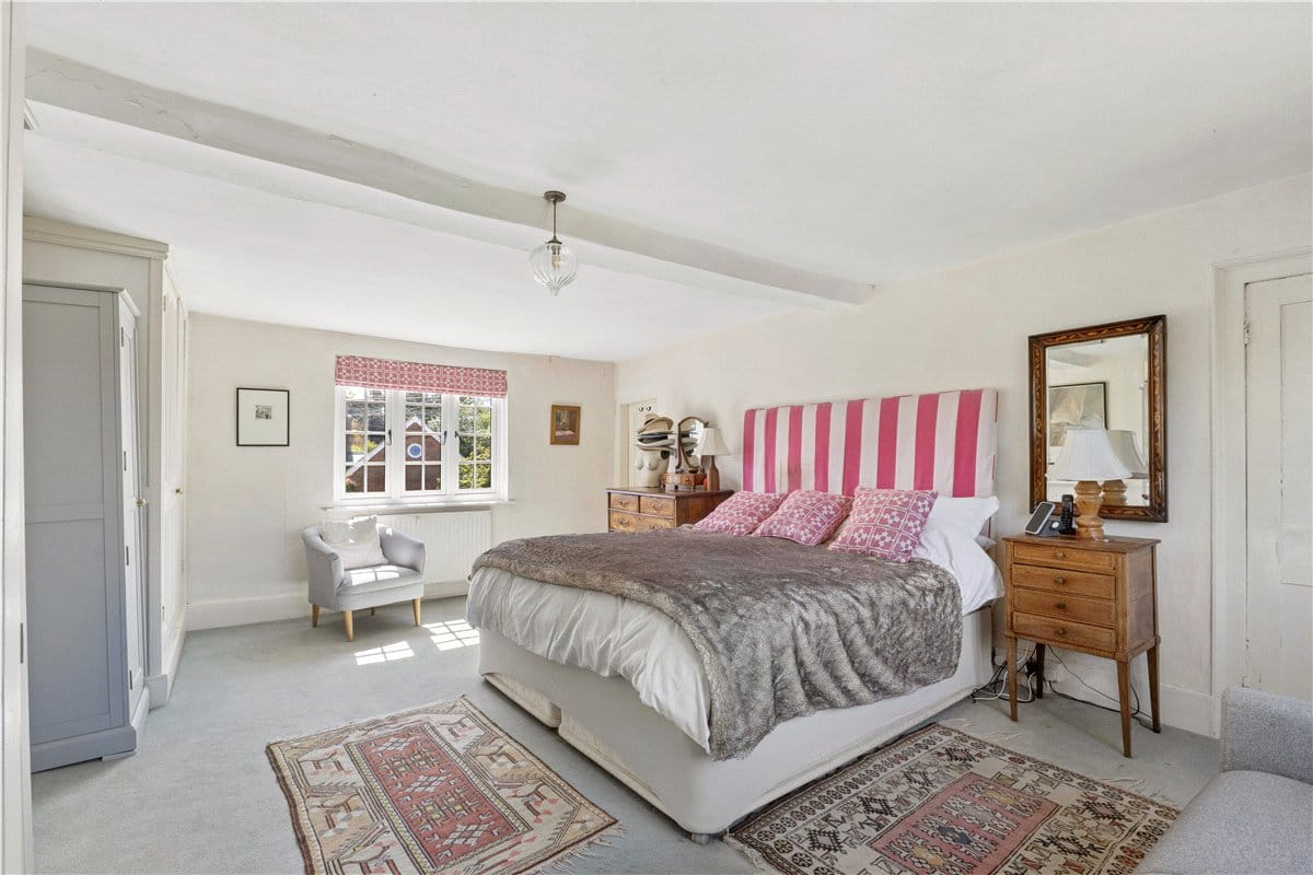 6 bedroom house, The Street, All Cannings SN10 - Available