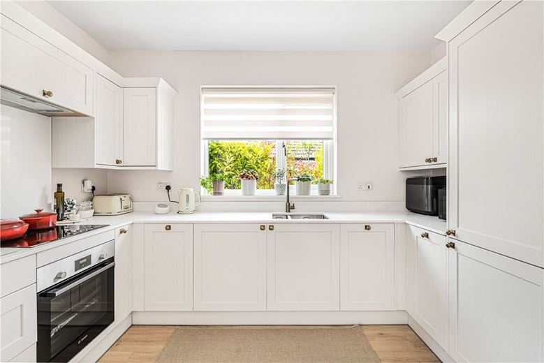 3 bedroom bungalow, Middle Lane, Cherhill SN11 - Available