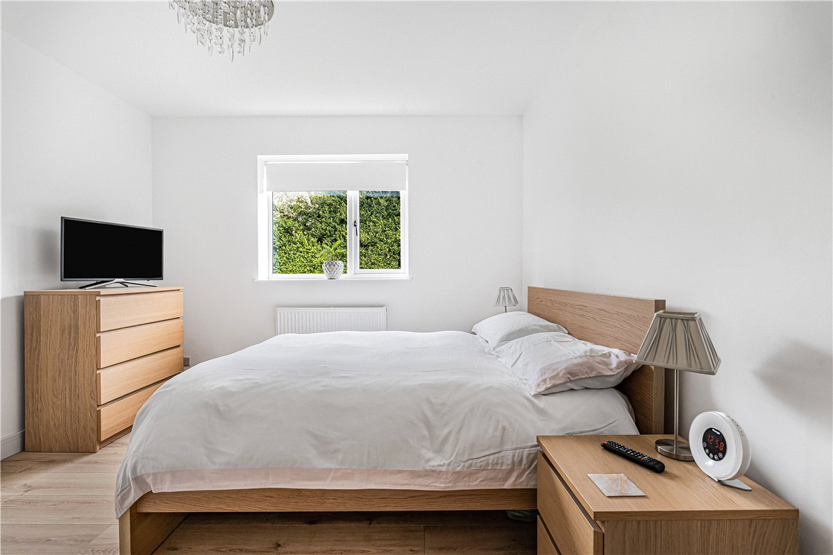 3 bedroom bungalow, Middle Lane, Cherhill SN11 - Available