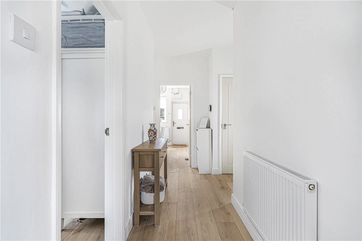 3 bedroom bungalow, Middle Lane, Cherhill SN11 - Available