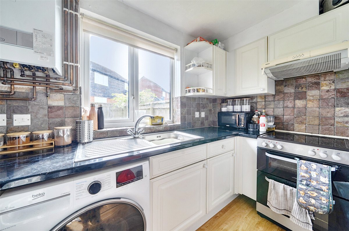 2 bedroom house, Badger Close, Royal Wootton Bassett SN4 - Available