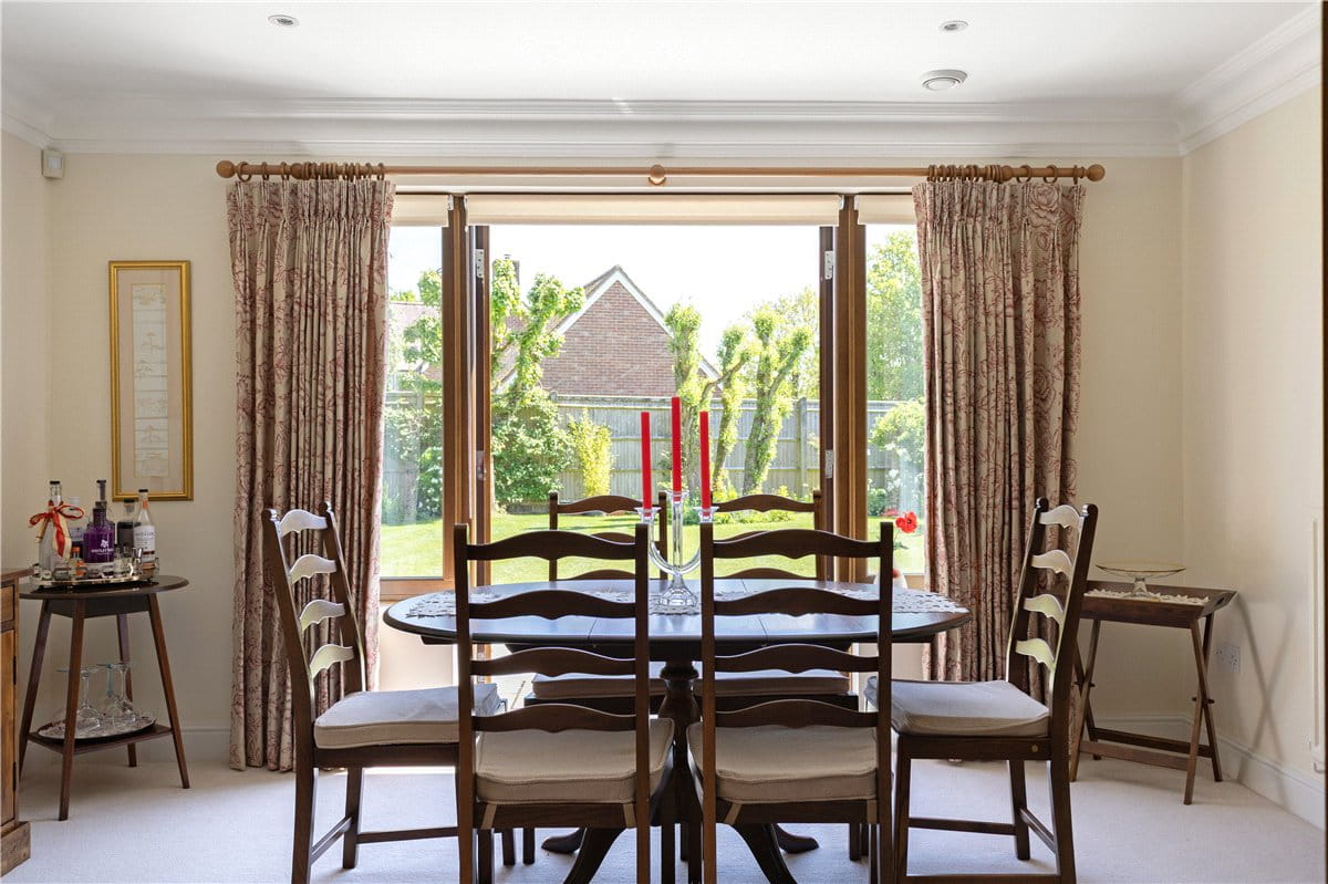 5 bedroom house, Grafton Place, East Grafton SN8 - Available