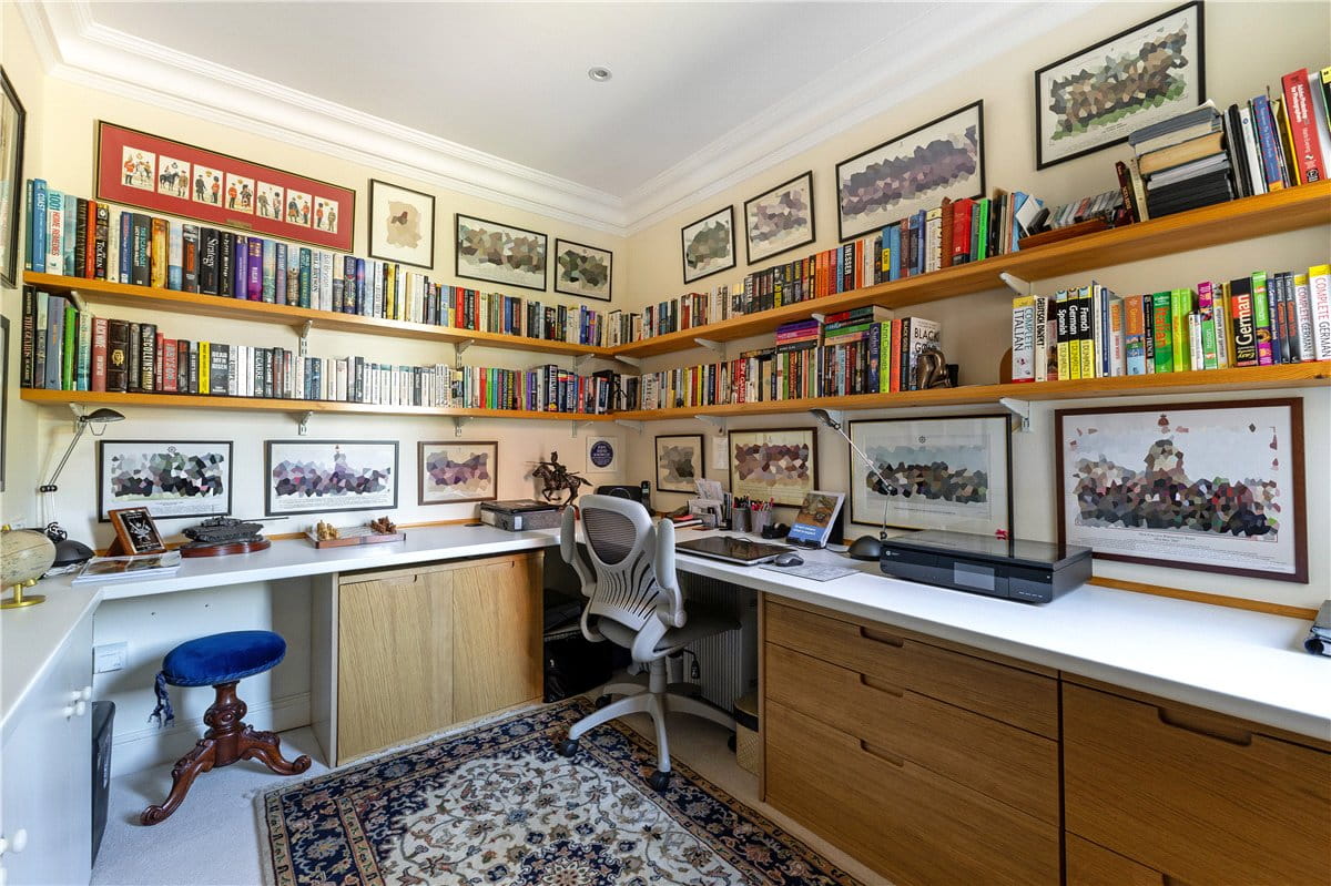 5 bedroom house, Grafton Place, East Grafton SN8 - Available
