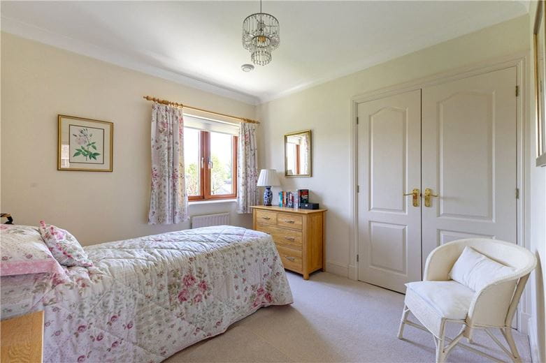 5 bedroom house, Grafton Place, East Grafton SN8 - Available