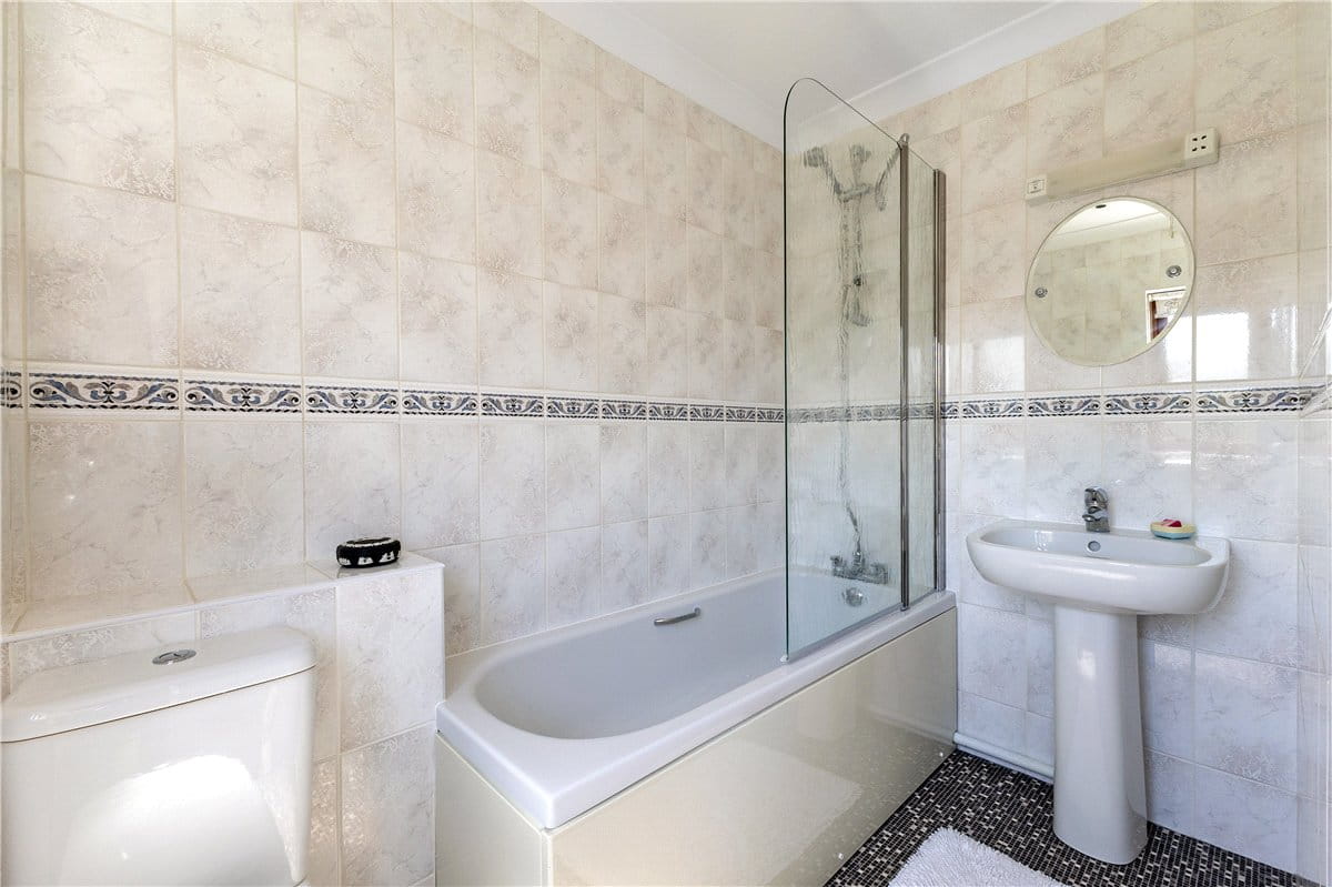 5 bedroom house, Grafton Place, East Grafton SN8 - Available