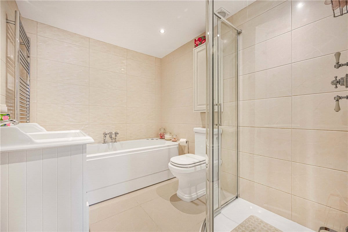 5 bedroom house, Forge Close, Milton Lilbourne SN9 - Available