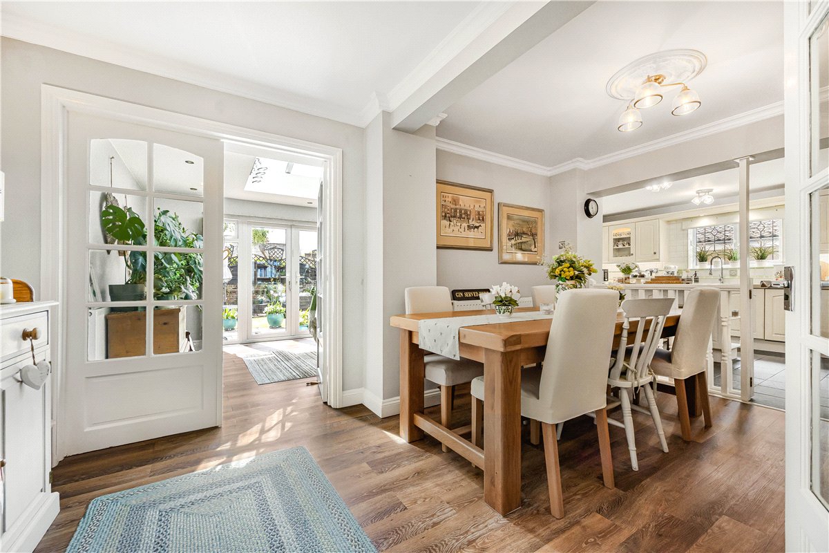 5 bedroom house, Forge Close, Milton Lilbourne SN9 - Available