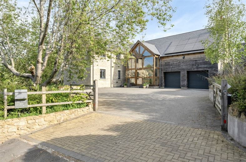 5 bedroom house, Studley Hill, Studley SN11 - Available