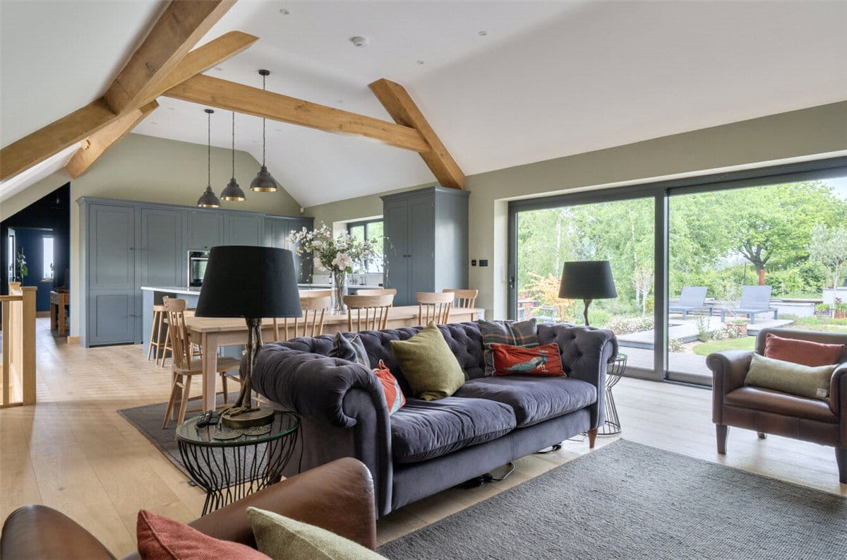 5 bedroom house, Studley Hill, Studley SN11 - Available