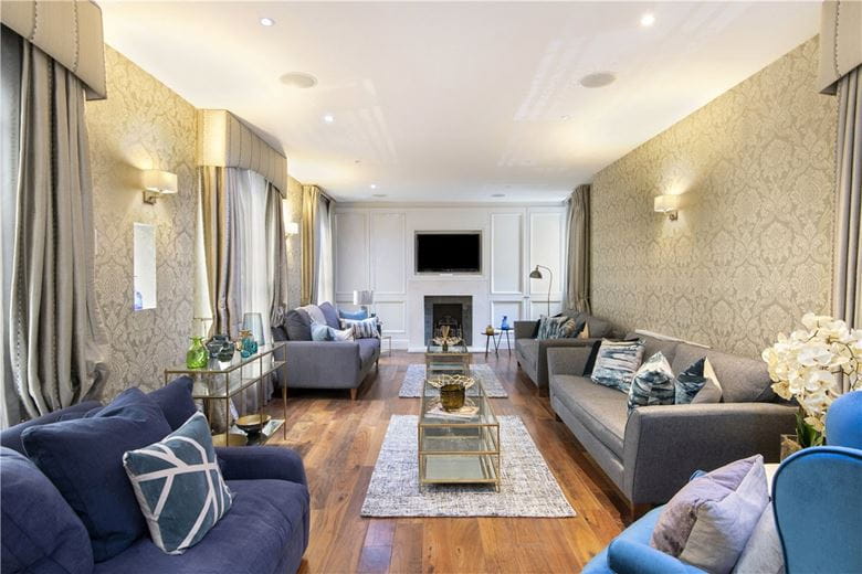 8 bedroom house, Charles Street, Mayfair W1J - Available