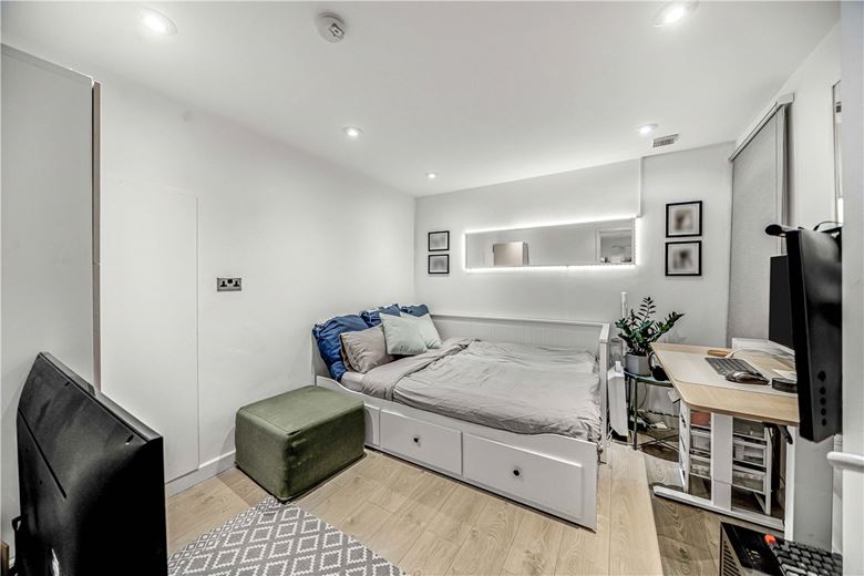 2 bedroom flat, Greenwell Street, Marylebone W1W - Available