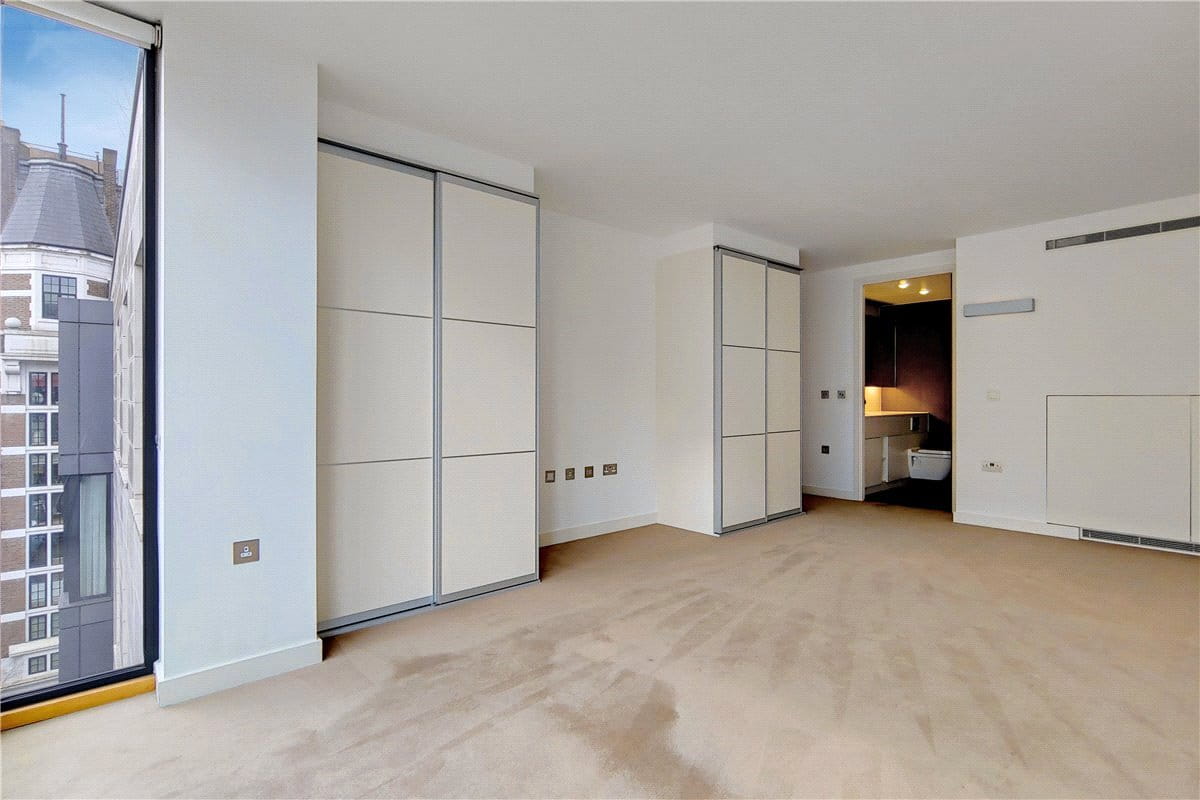 3 bedroom flat, Bolsover Street, Fitzrovia W1W - Available