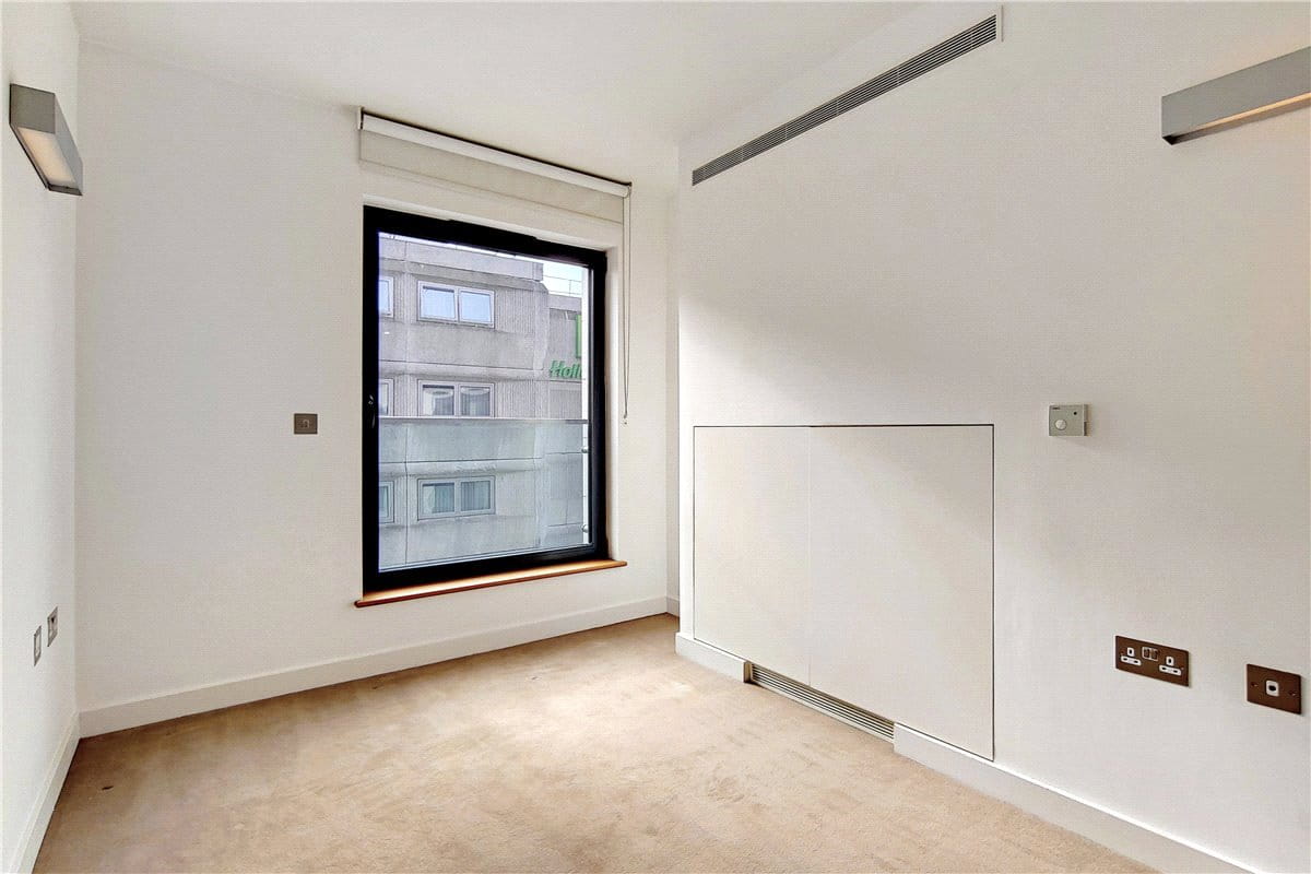 3 bedroom flat, Bolsover Street, Fitzrovia W1W - Available