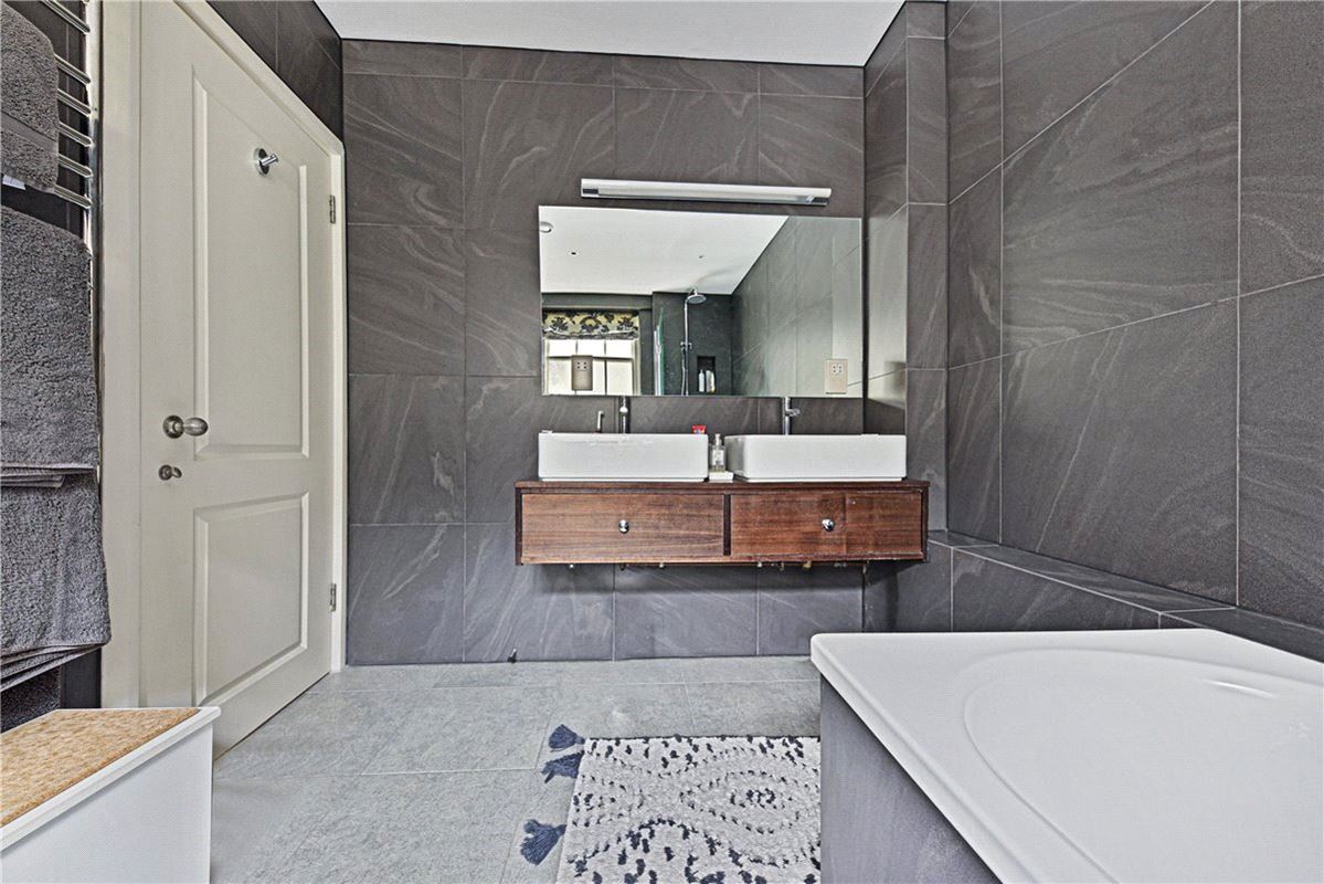 2 bedroom flat, Bryanston Place, Marylebone W1H - Available