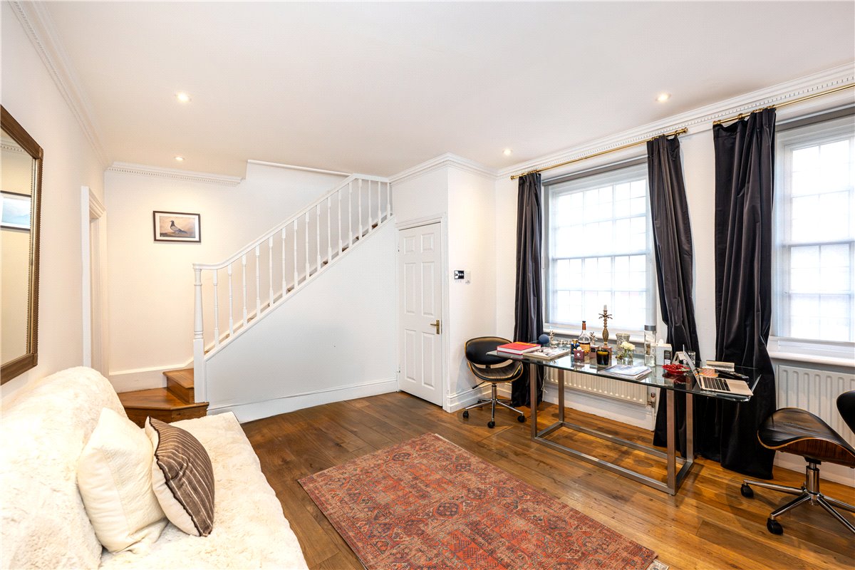 1 bedroom house, Hays Mews, Mayfair W1J - Available