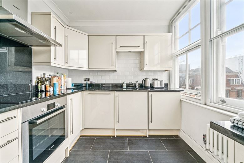 1 bedroom flat, Great Smith Street, London SW1P - Available