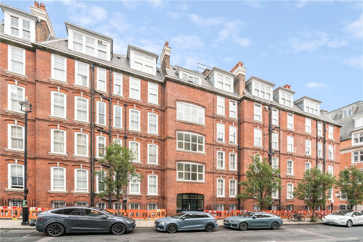 1 bedroom flat, Great Smith Street, London SW1P - Available