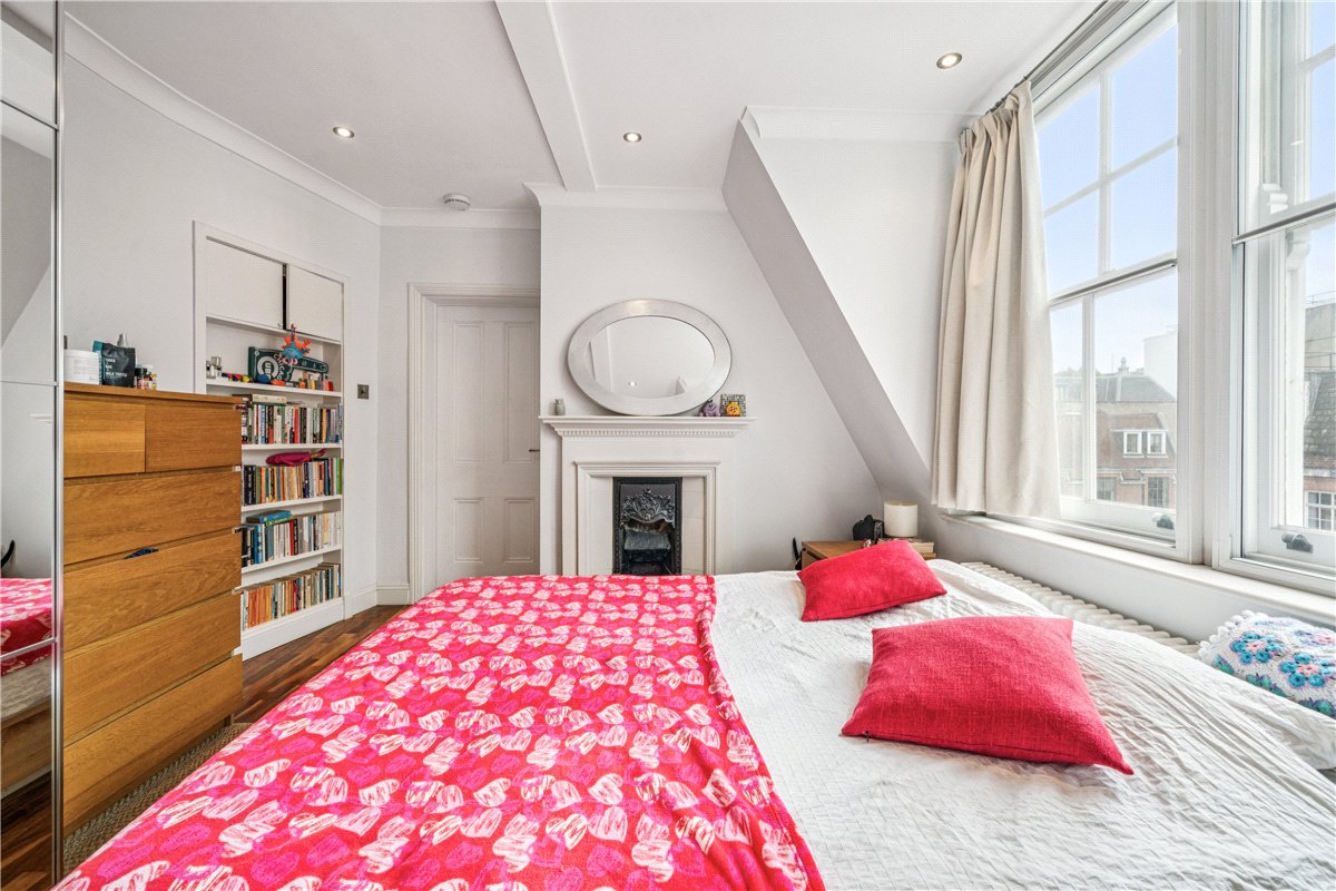1 bedroom flat, Great Smith Street, London SW1P - Available