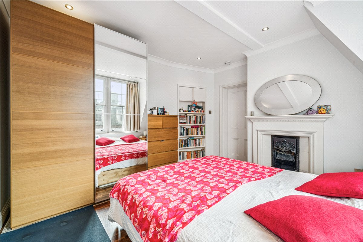 1 bedroom flat, Great Smith Street, London SW1P - Available