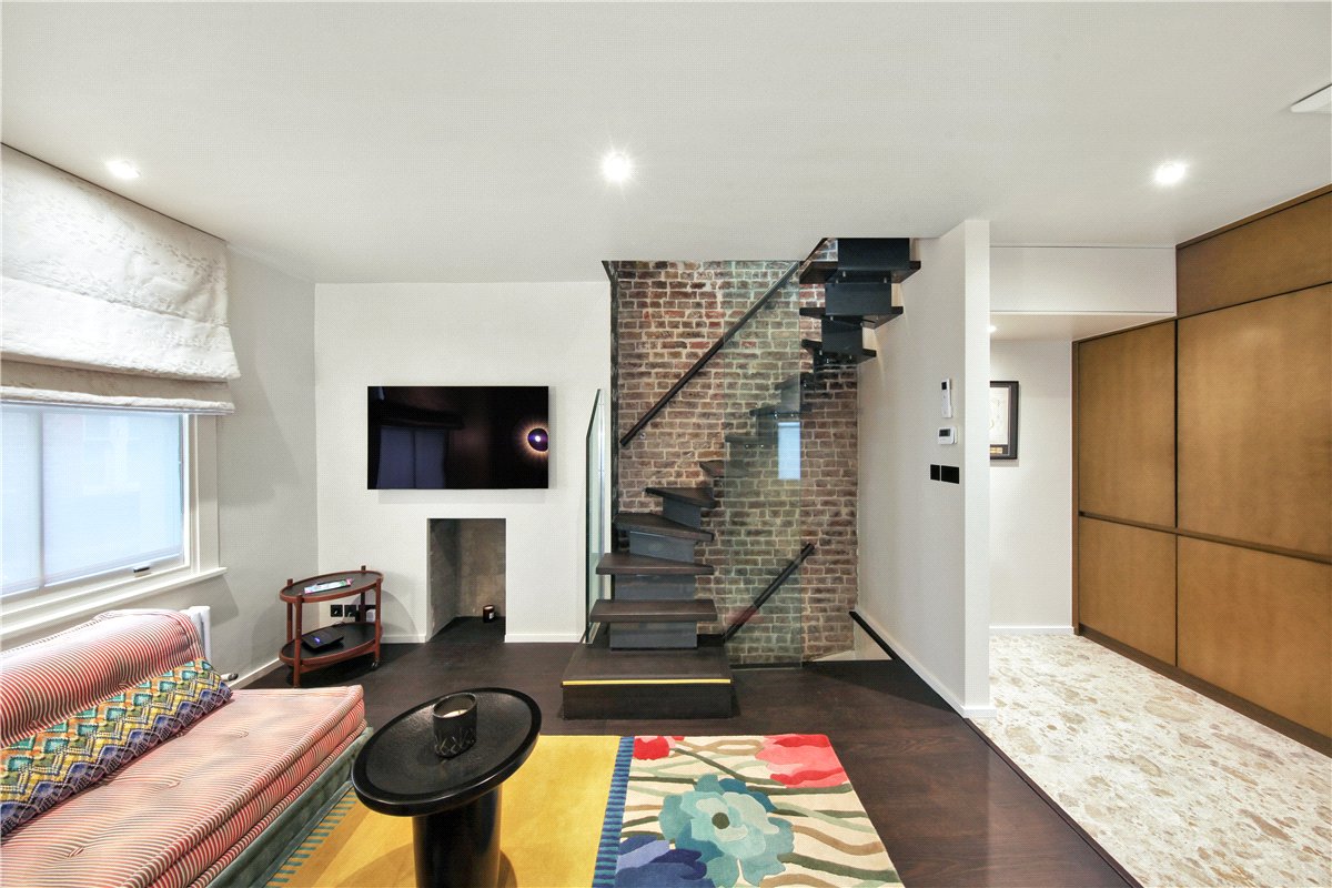 1 bedroom flat, Shepherd Market, Mayfair W1J - Available