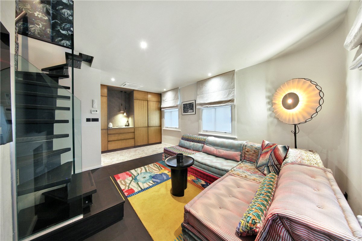 1 bedroom flat, Shepherd Market, Mayfair W1J - Available