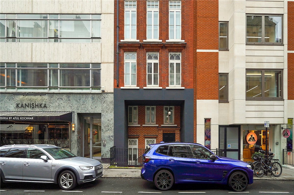 1 bedroom flat, Maddox Street, London W1S - Available