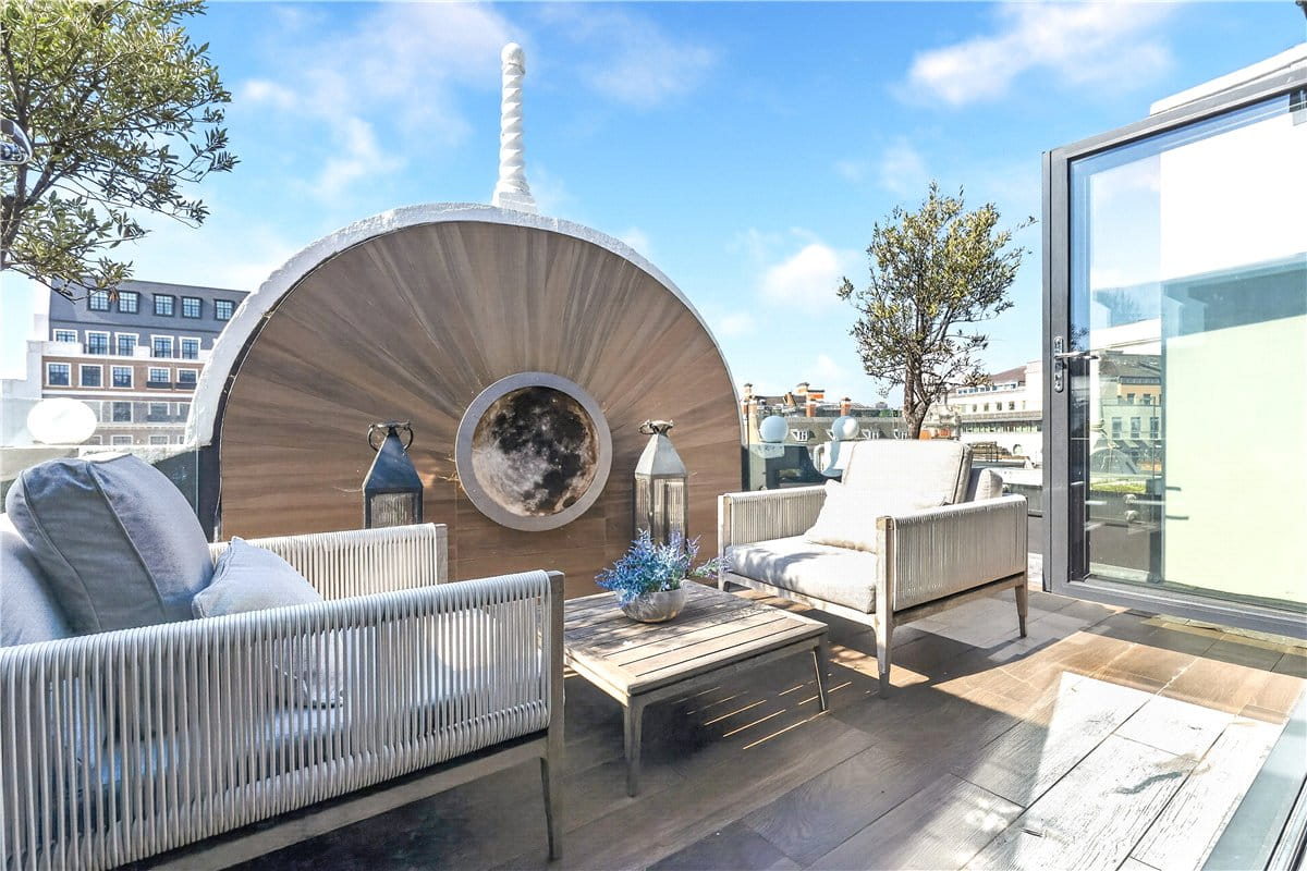 3 bedroom flat, Tavistock Street, London WC2E - Available