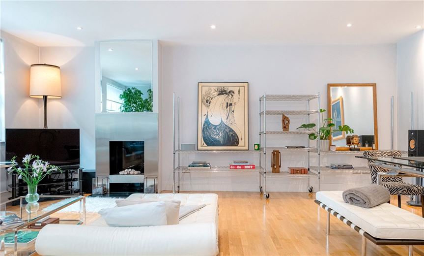 2 bedroom house, Woodstock Mews, London W1G - Available