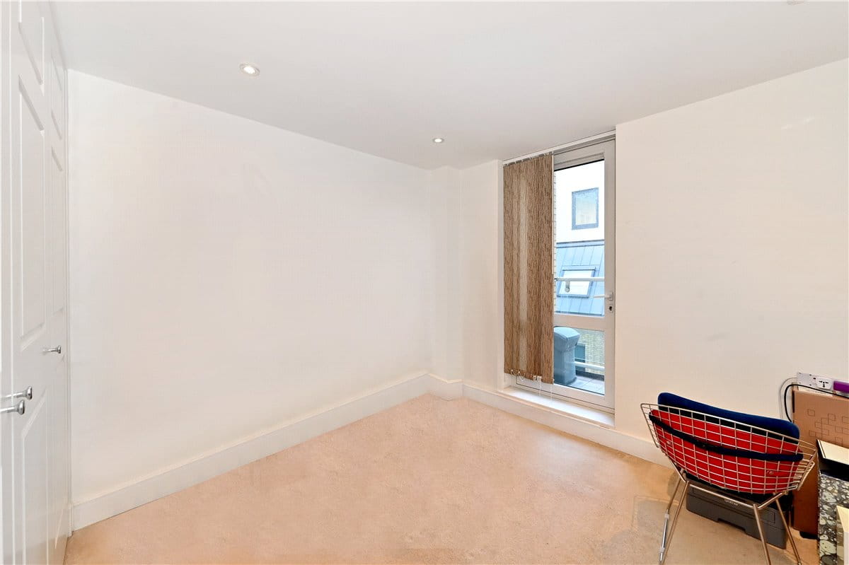 2 bedroom flat, Barrett Street, Marylebone W1U - Available