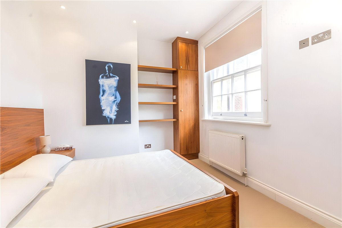 1 bedroom flat, Dunraven Street, Mayfair W1K - Sold