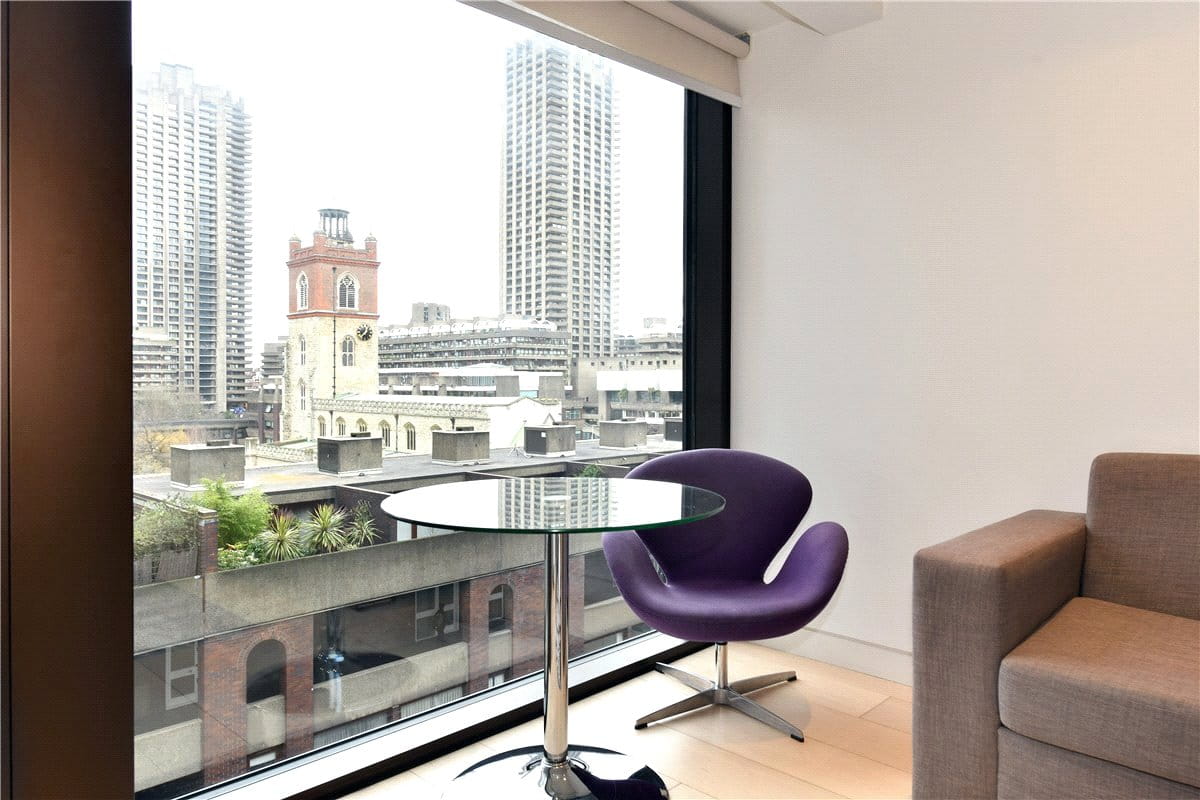 1 bedroom flat, Wood Street, St Pauls EC2Y - Available