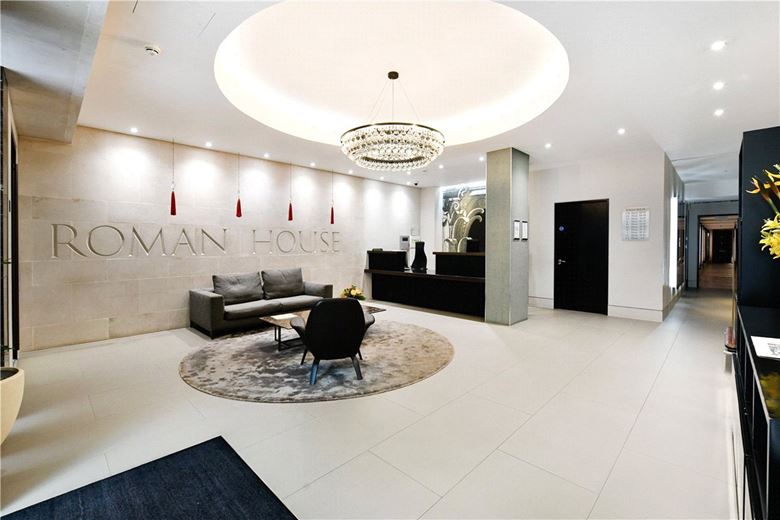 1 bedroom flat, Wood Street, St Pauls EC2Y - Available