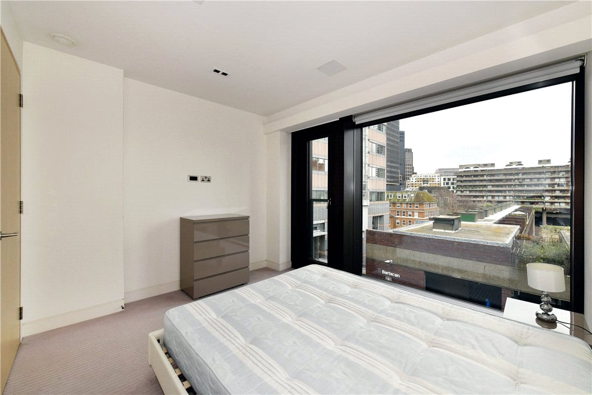 1 bedroom flat, Wood Street, St Pauls EC2Y - Available