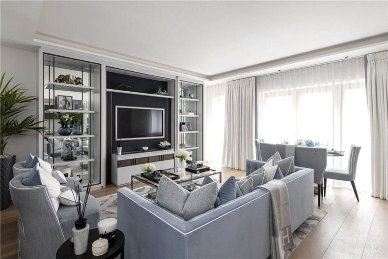 2 bedroom flat, Kensington Gardens Square, Bayswater W2 - Available