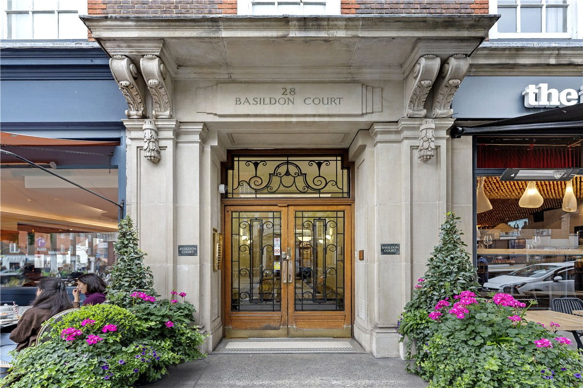 1 bedroom flat, Basildon Court, 28 Devonshire Street W1G - Available