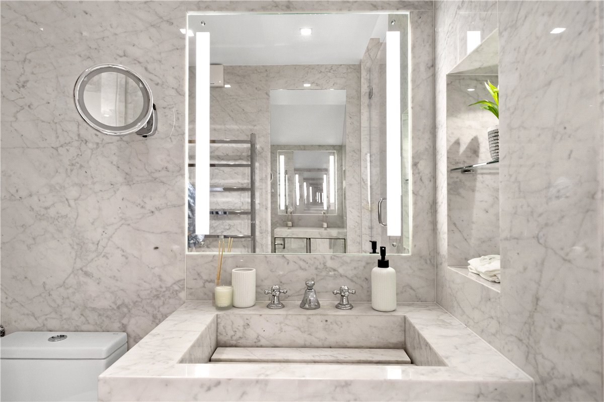 4 bedroom flat, Kingston House South, Ennismore Gardens SW7 - Available