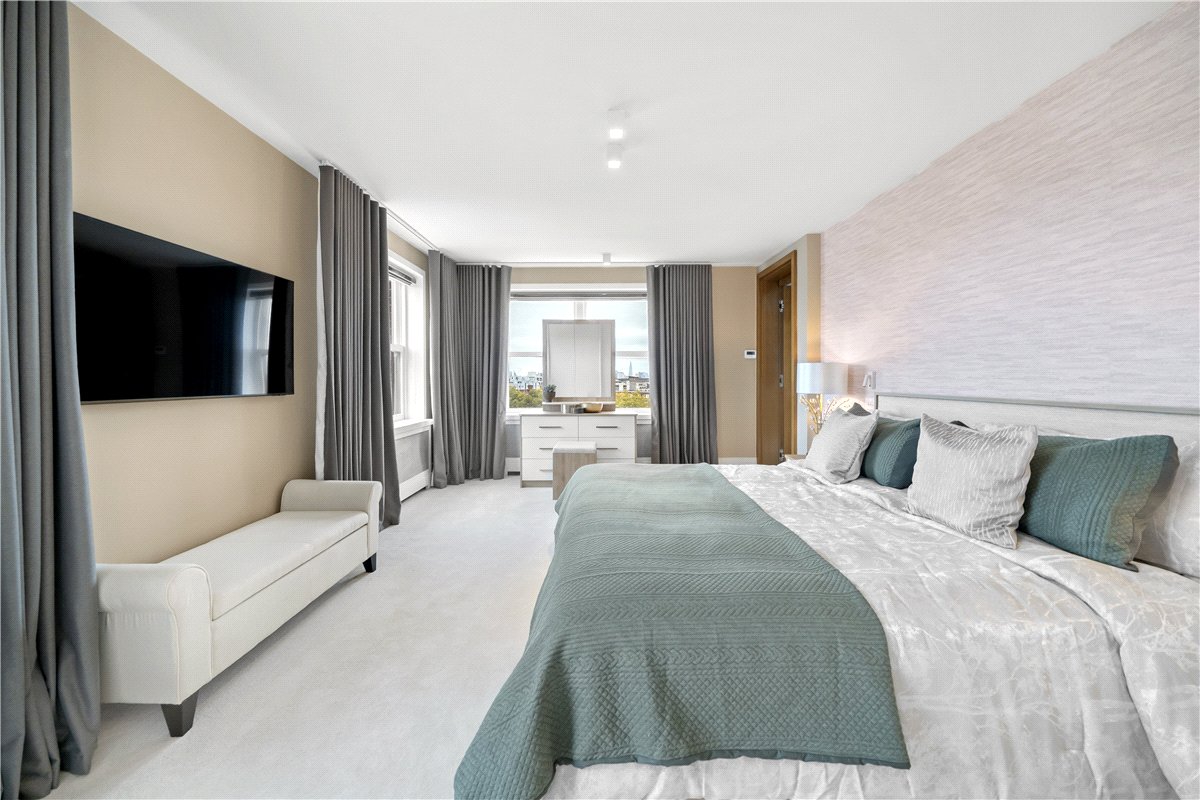 4 bedroom flat, Kingston House South, Ennismore Gardens SW7 - Available