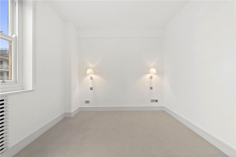 2 bedroom flat, Lowndes Square, Belgravia SW1X - Available