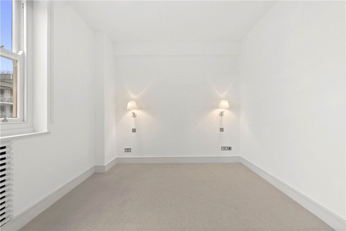 2 bedroom flat, Lowndes Square, Belgravia SW1X - Available