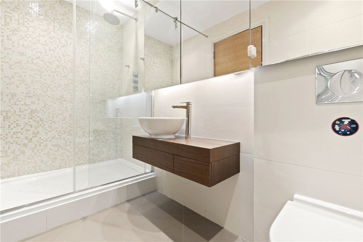 2 bedroom flat, Lowndes Square, Belgravia SW1X - Available