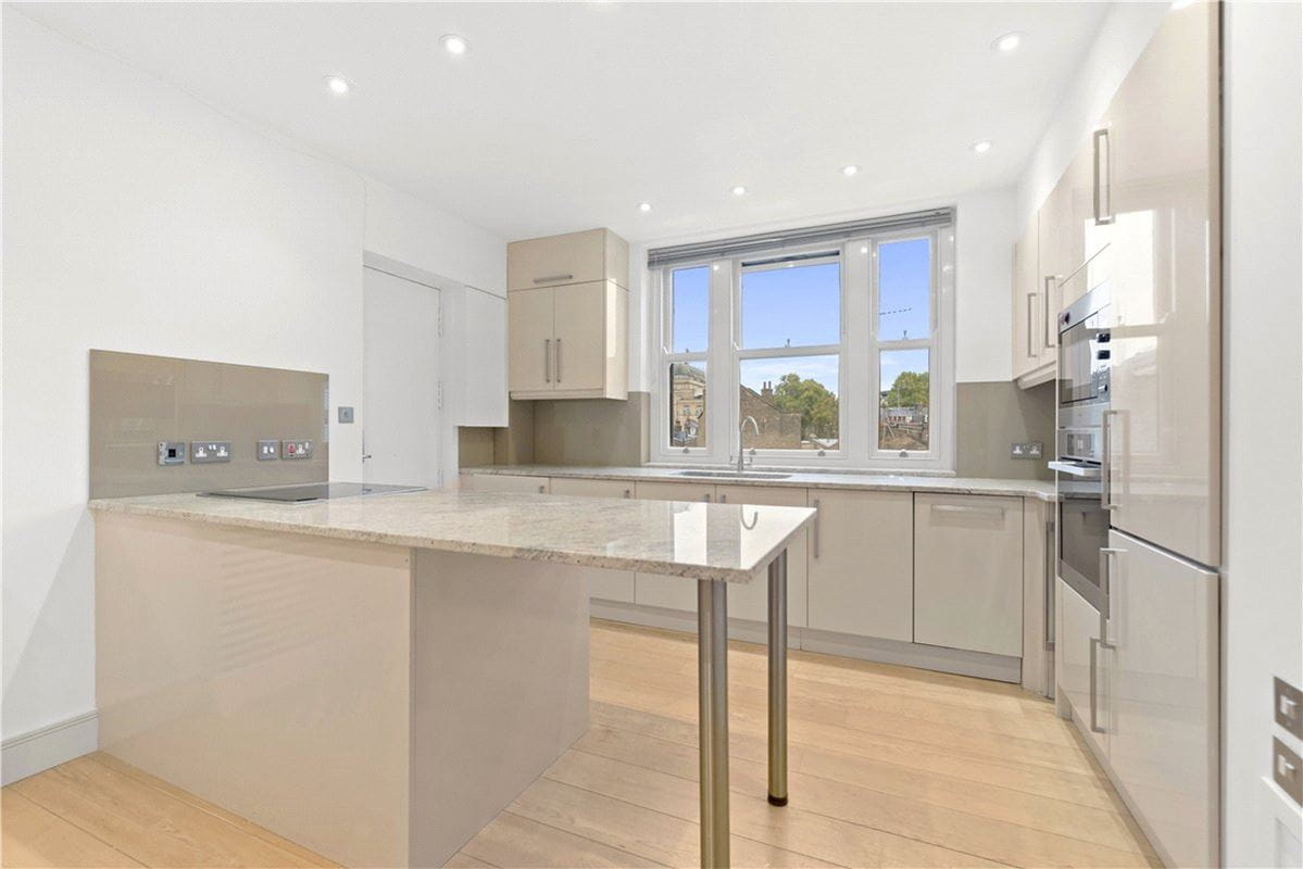 2 bedroom flat, Lowndes Square, Belgravia SW1X - Available