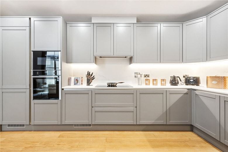 2 bedroom flat, Woods Mews, Mayfair W1K - Available