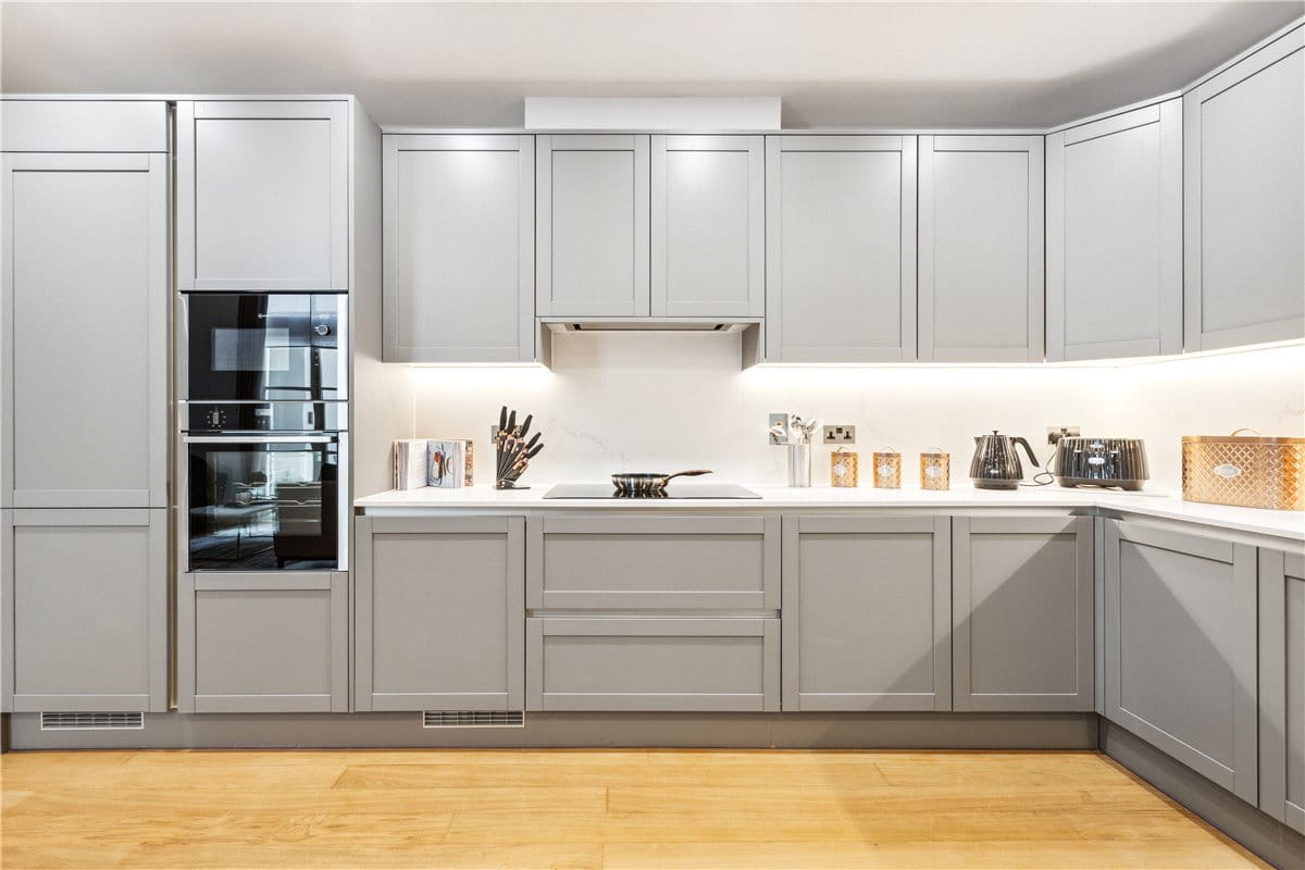 2 bedroom flat, Woods Mews, Mayfair W1K - Available