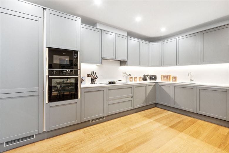 2 bedroom flat, Woods Mews, Mayfair W1K