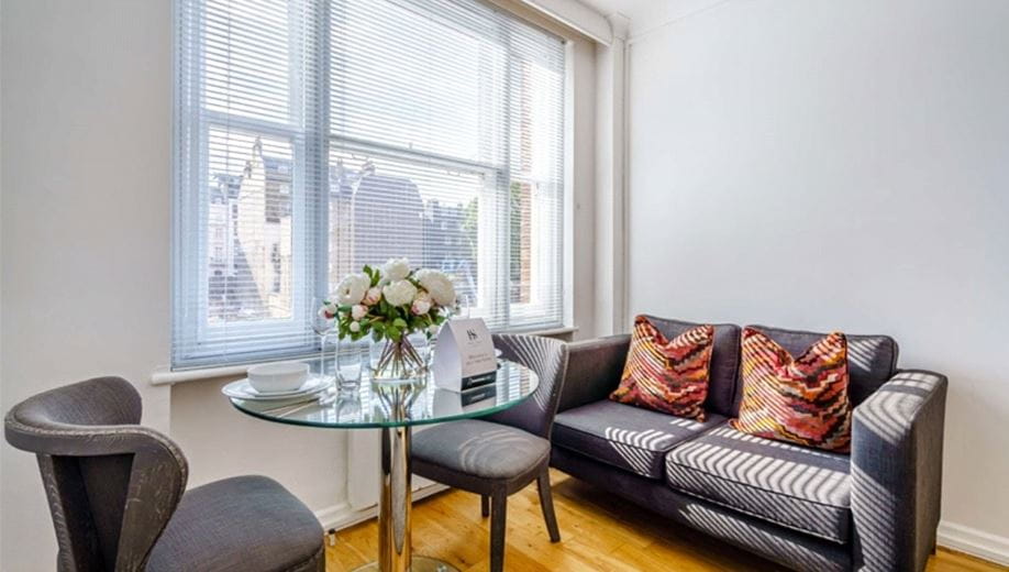  bedroom flat, Hill Street, Mayfair W1J - Available