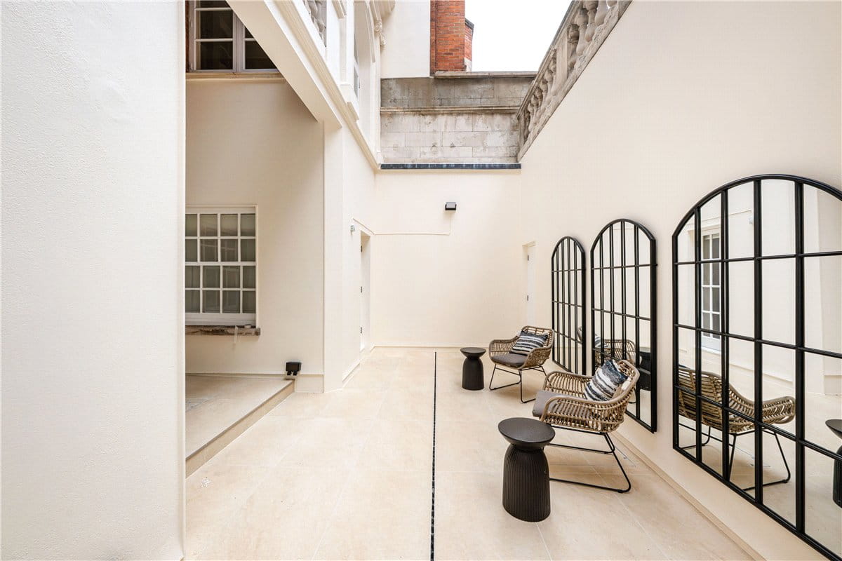 3 bedroom house, Woods Mews, Mayfair W1K - Available