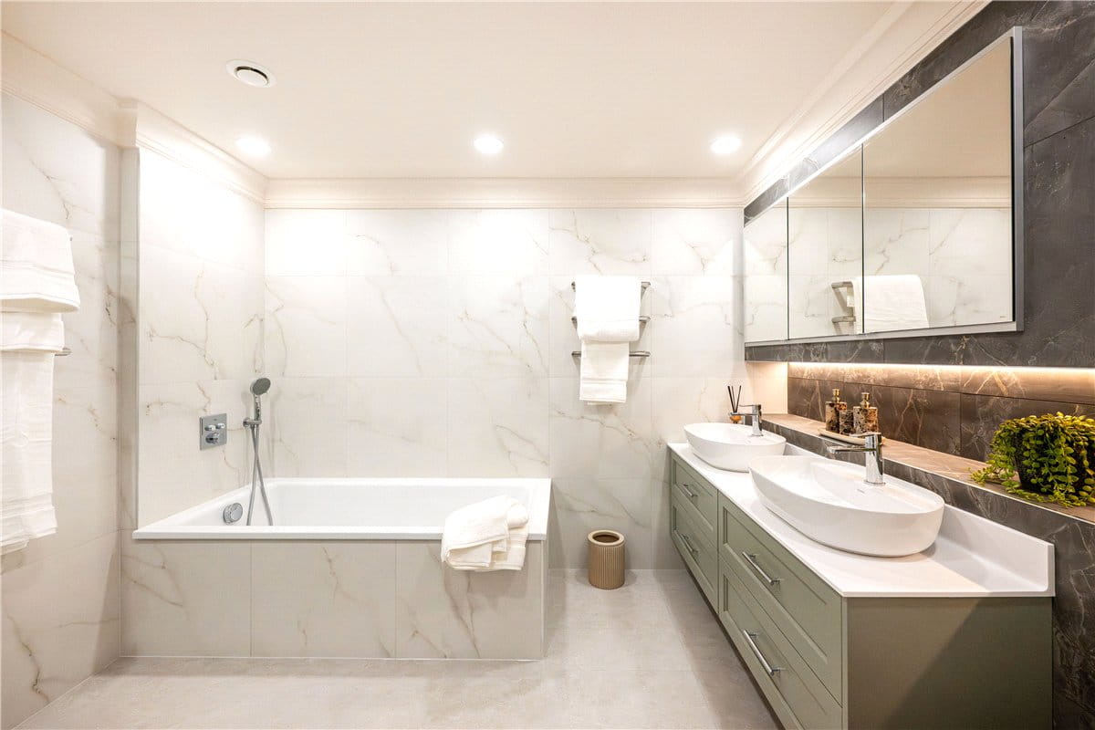 3 bedroom house, Woods Mews, Mayfair W1K - Available