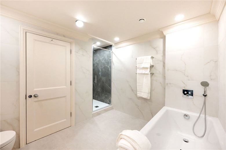 3 bedroom house, Woods Mews, Mayfair W1K - Available