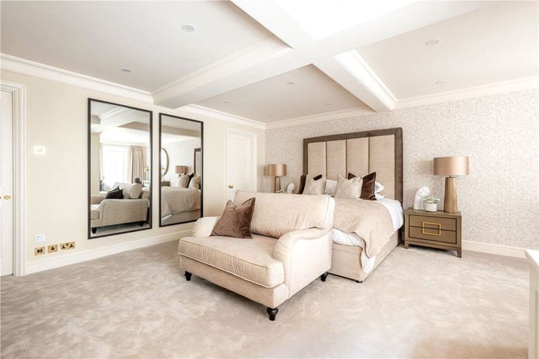 3 bedroom house, Woods Mews, Mayfair W1K - Available